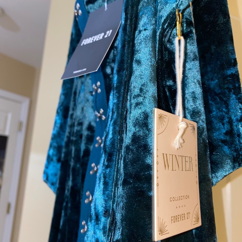 Short velvet dress